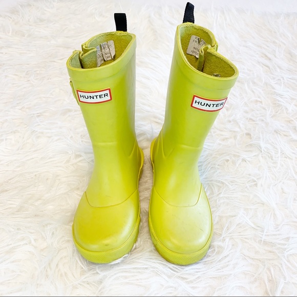 boys green rain boots
